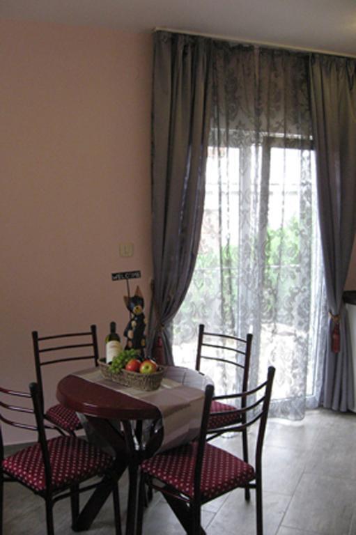 Smokva Apartments Herceg Novi Szoba fotó